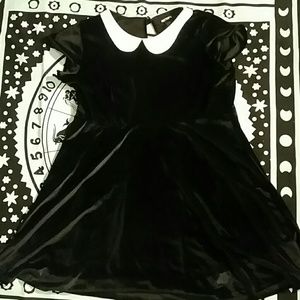 Hot Topic Faux Velvet Wednesday Addams Dress